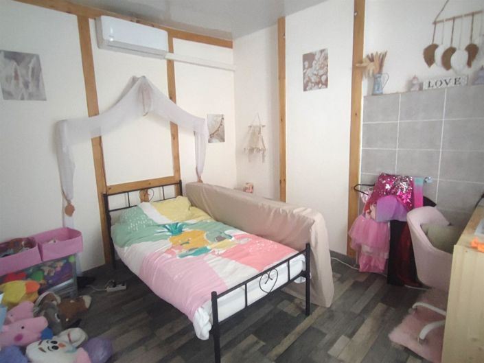 Image No.15-4 Bed House for sale