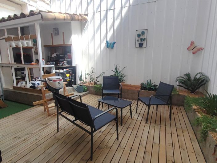 Image No.2-4 Bed House for sale