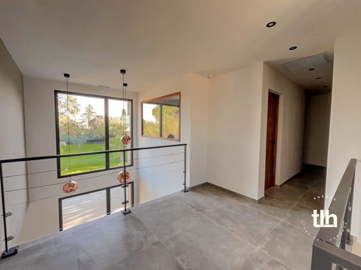 Image No.3-5 Bed Property for sale