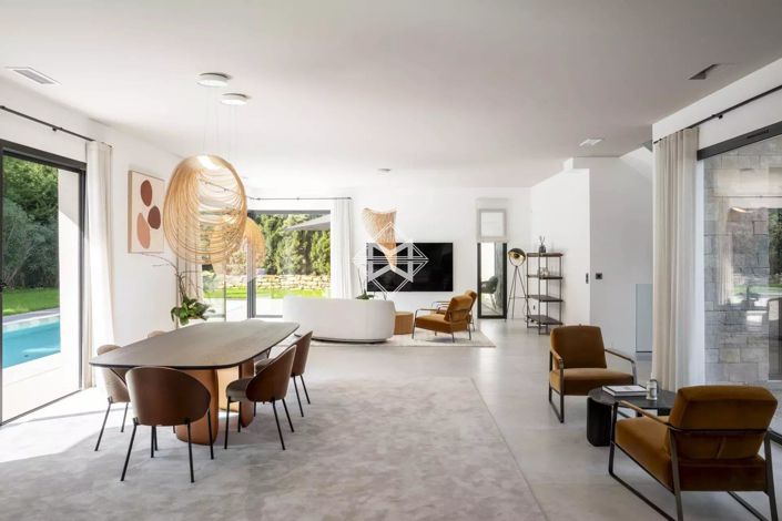 Image No.3-4 Bed House for sale