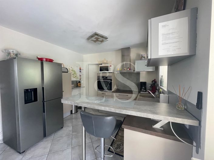 Image No.6-4 Bed House for sale