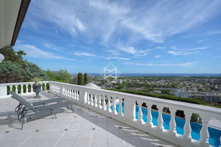 Image No.7-5 Bed House for sale