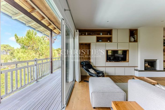 Image No.1-5 Bed House for sale