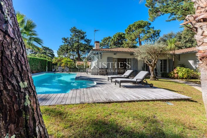 Image No.3-6 Bed House for sale