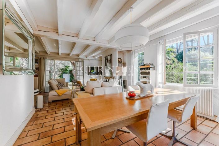 Image No.6-6 Bed House for sale