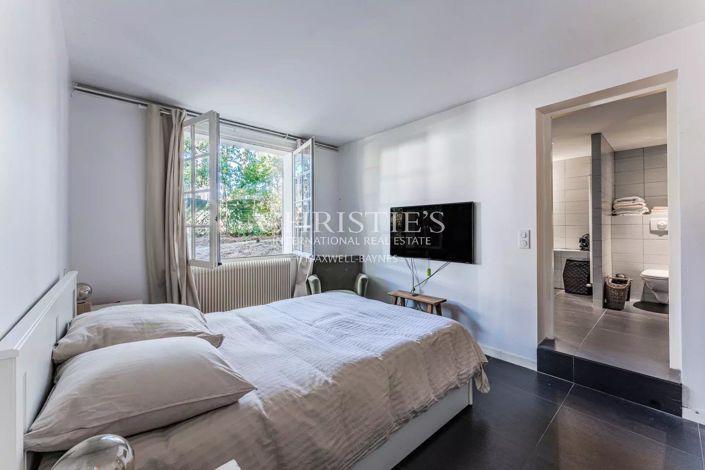 Image No.9-6 Bed House for sale