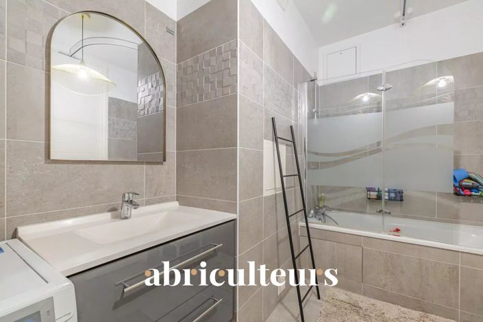 Image No.11-3 Bed Apartment for sale