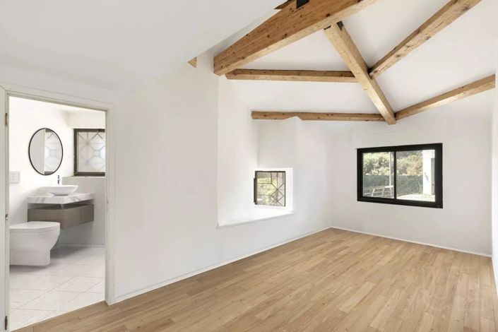 Image No.7-4 Bed House for sale