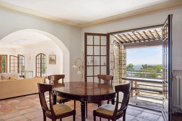 Image No.7-5 Bed House for sale