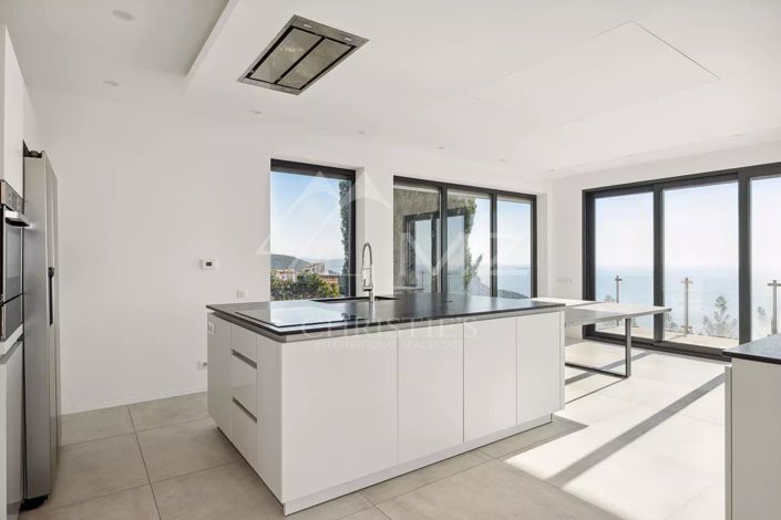 Image No.7-4 Bed House for sale