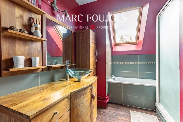 Image No.17-3 Bed House for sale