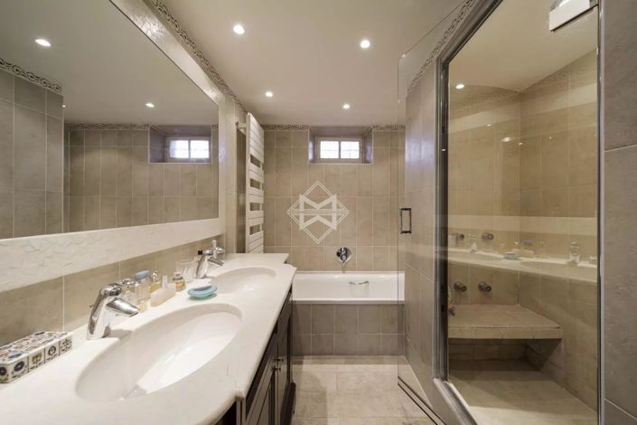 Image No.10-3 Bed House for sale