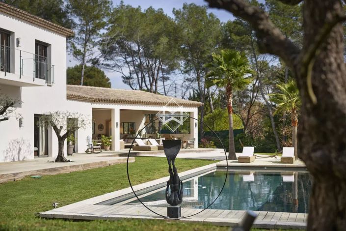 Image No.5-6 Bed House for sale