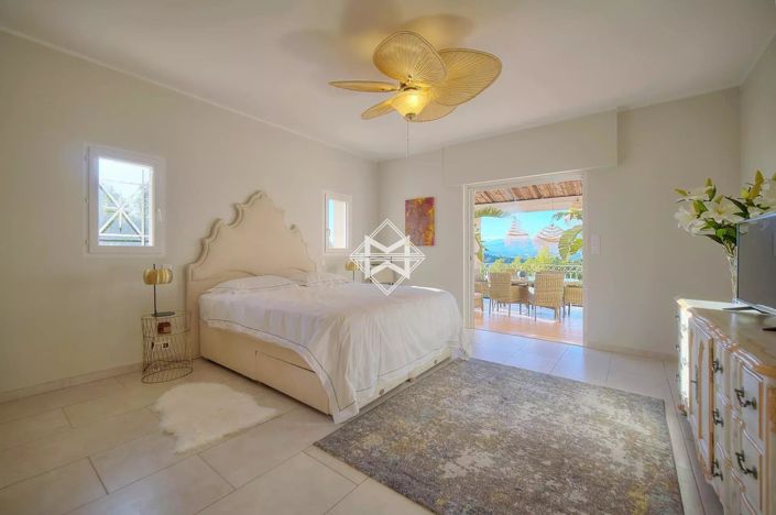 Image No.10-5 Bed House for sale