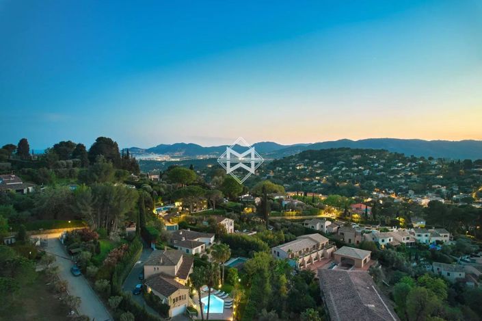 Image No.3-5 Bed House for sale