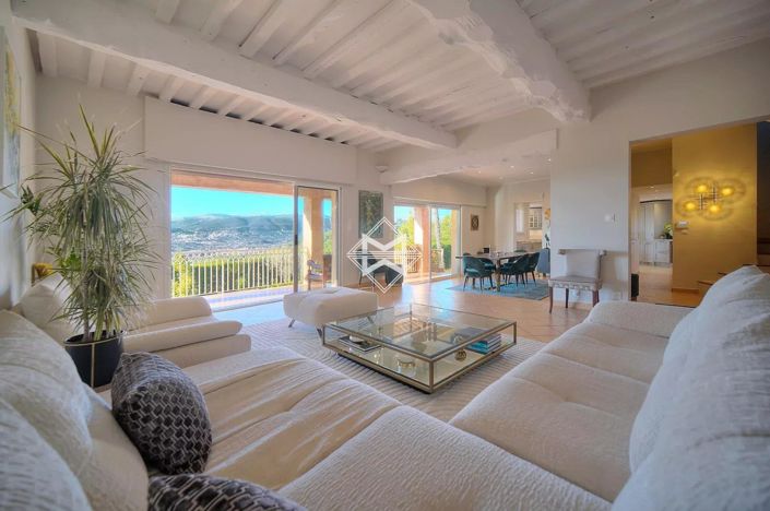 Image No.6-5 Bed House for sale