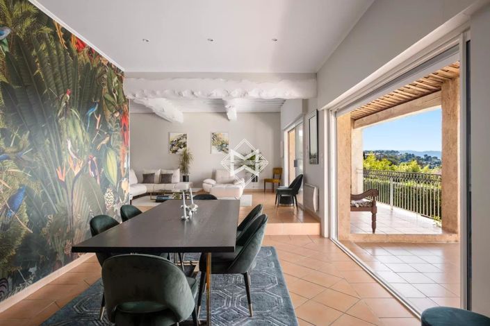 Image No.9-5 Bed House for sale