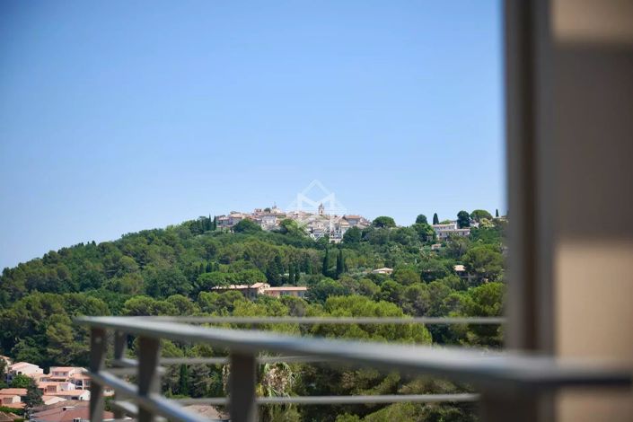 Image No.2-4 Bed House for sale