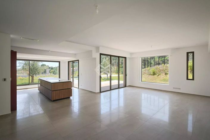 Image No.4-4 Bed House for sale