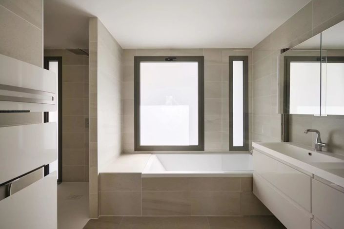 Image No.6-4 Bed House for sale