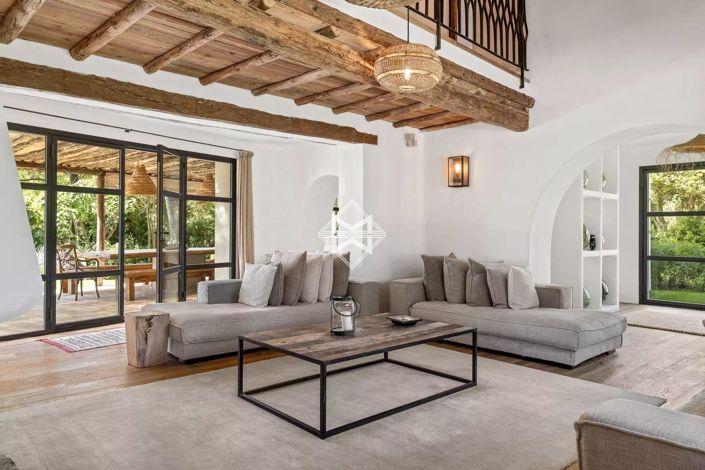 Image No.3-6 Bed House for sale