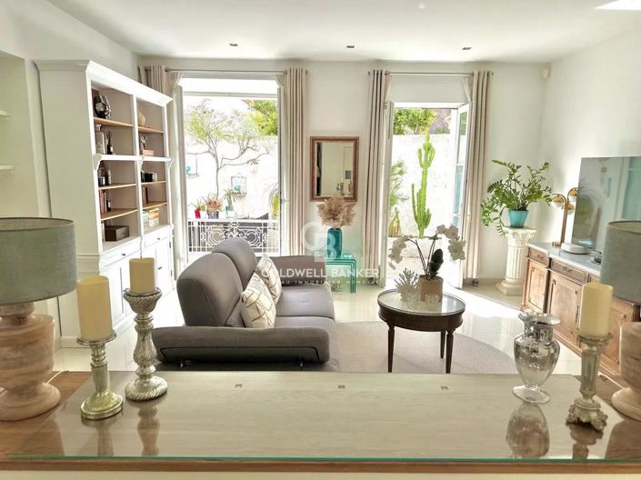 Image No.14-3 Bed Property for sale