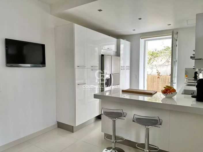 Image No.6-3 Bed Property for sale