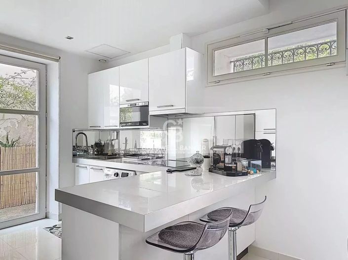 Image No.8-3 Bed Apartment for sale