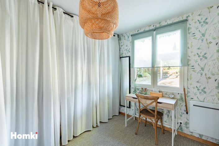 Image No.10-3 Bed House for sale