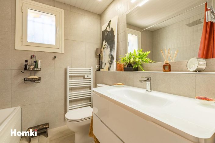 Image No.11-3 Bed House for sale