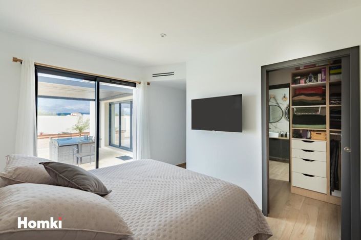 Image No.11-3 Bed House for sale