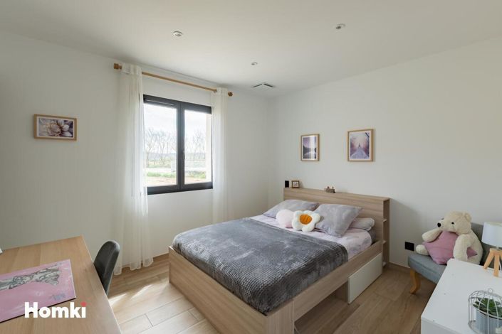 Image No.12-3 Bed House for sale