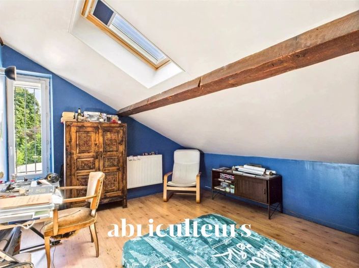 Image No.10-4 Bed House for sale