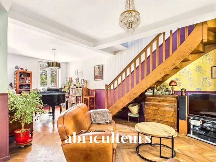 Image No.5-4 Bed House for sale