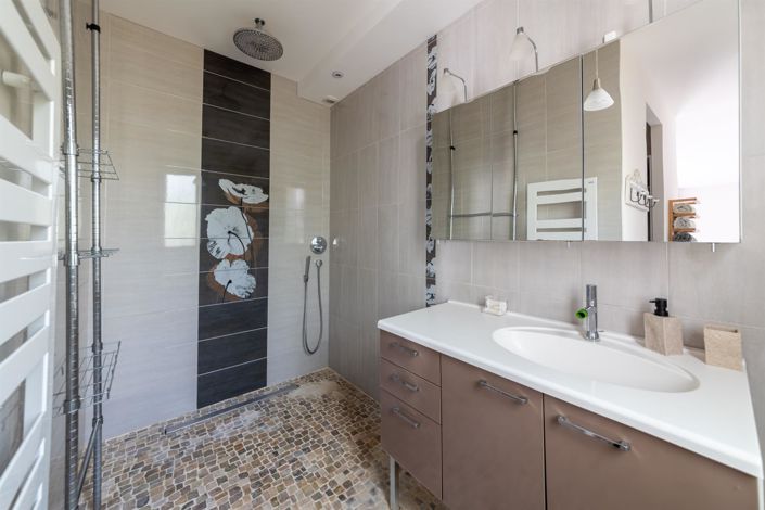 Image No.13-4 Bed House for sale