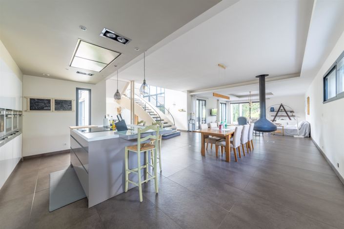 Image No.9-4 Bed House for sale