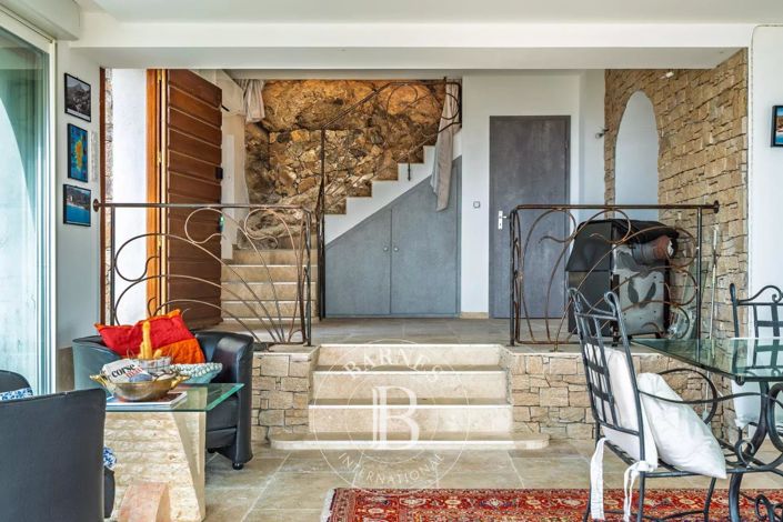 Image No.8-3 Bed House for sale