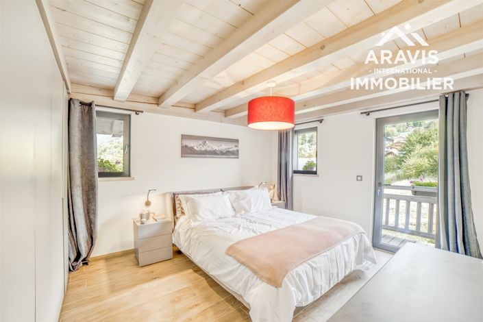 Image No.8-6 Bed House for sale