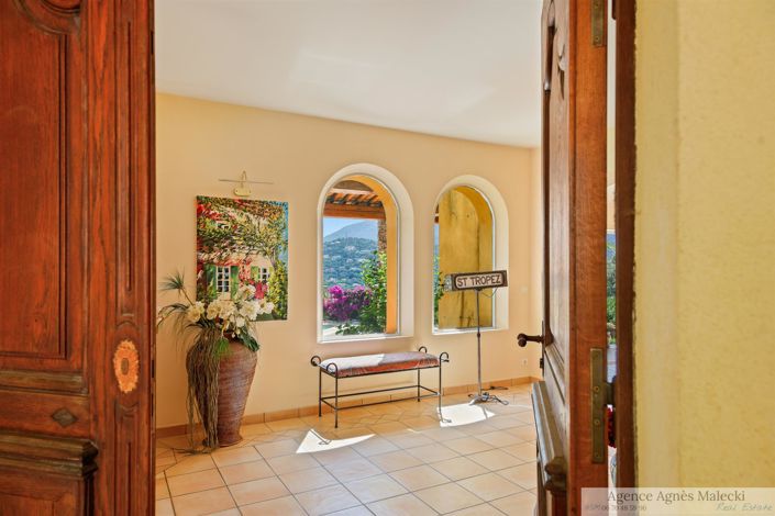 Image No.10-4 Bed House for sale