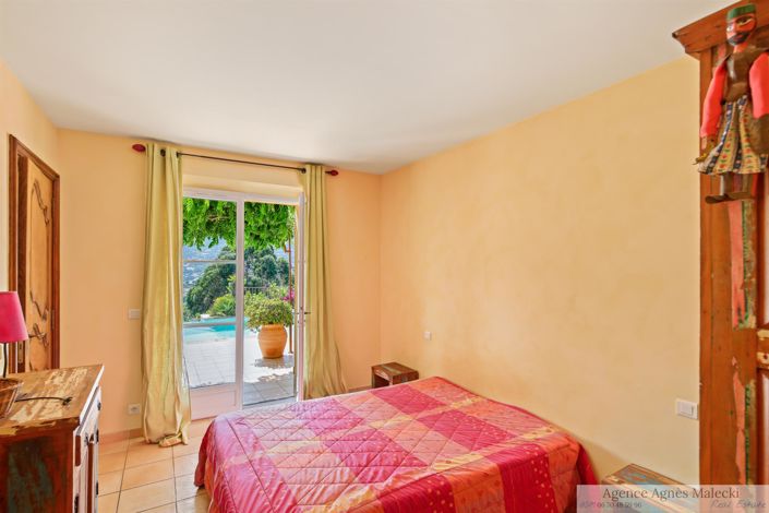 Image No.13-4 Bed House for sale