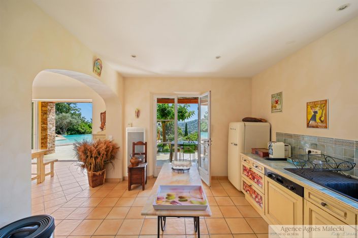 Image No.9-4 Bed House for sale