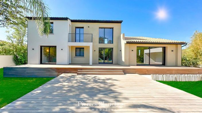 Image No.10-5 Bed House for sale