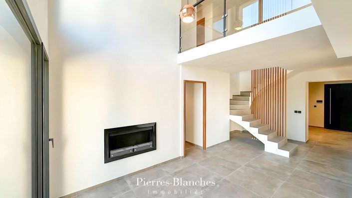 Image No.5-5 Bed House for sale