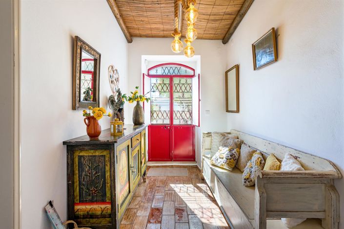 Image No.5-2 Bed House for sale