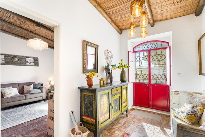 Image No.6-2 Bed House for sale