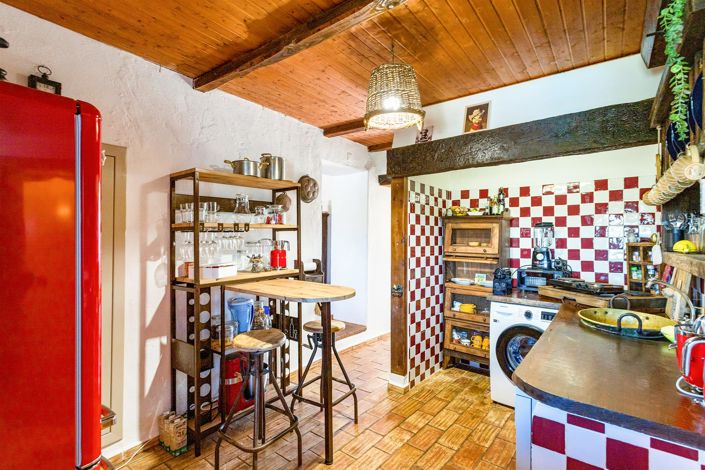 Image No.9-2 Bed House for sale