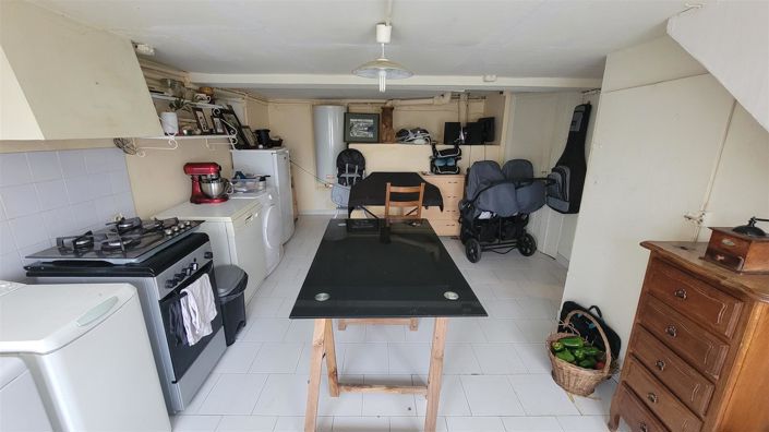 Image No.14-2 Bed House for sale