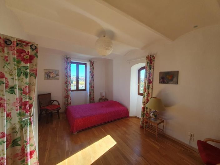 Image No.8-4 Bed House for sale