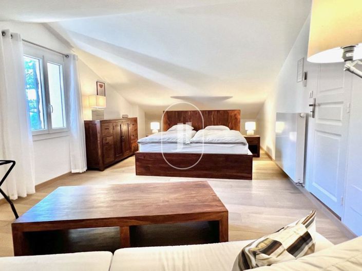 Image No.7-5 Bed House for sale