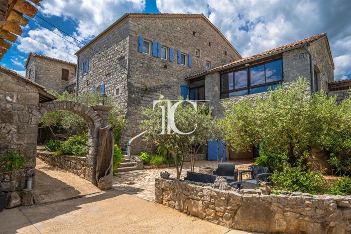 Image No.2-Maison de 7 chambres à vendre à Labeaume